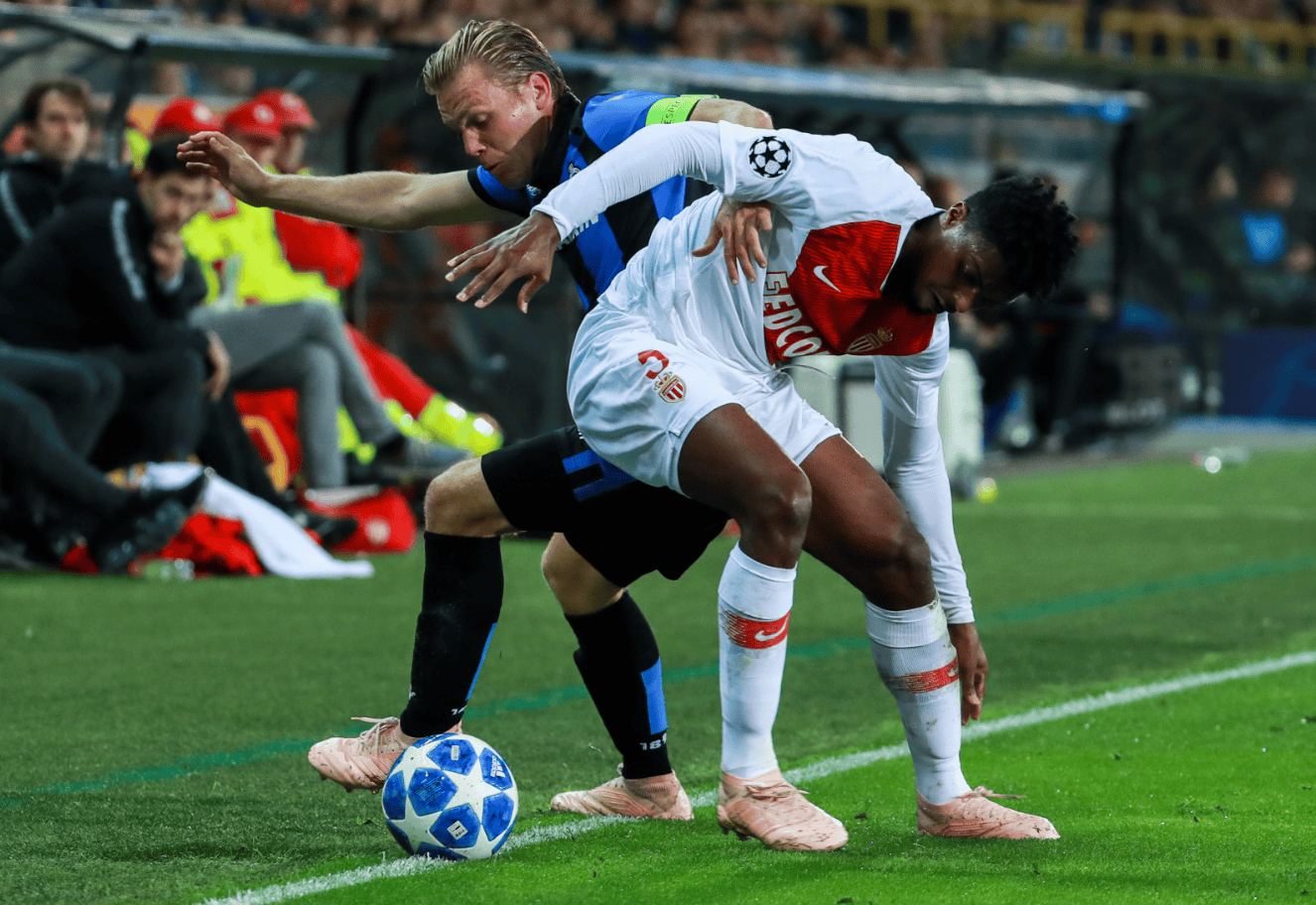 冲刺阶段拉齐奥备战亚冠尼斯集结日内部沟通，赛后波尔图调整名单以备欧冠瞬间刷屏的简单介绍开云